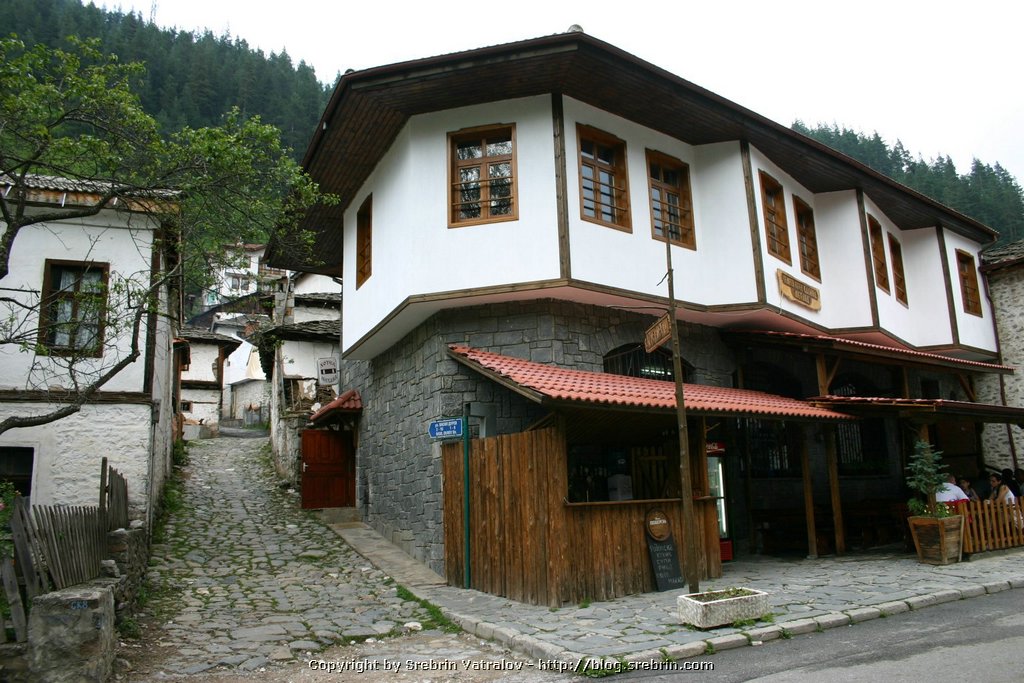 IMG_8165 Shiroka Laka.JPG
Make: Canon
Model: Canon EOS DIGITAL REBEL
DateTime: 09.7.2005 . 15:04:42
EXIFImageWidth: 1536
ExifImageLength: 1024
Flash: Flash did not fire - Compulsory flash suppression
ISOSpeedRatings: ISO 100
ShutterSpeedValue: 1/100 sec
ApertureValue: F6,3
FocalLength: 18 mm