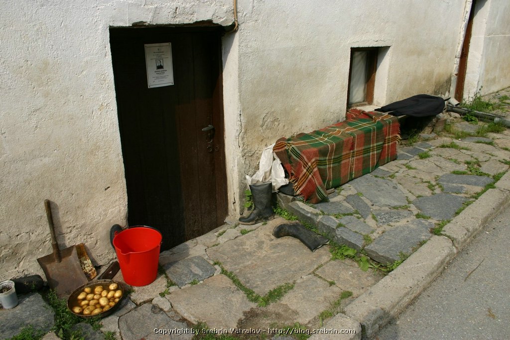 IMG_8183 Shiroka Laka.JPG
Make: Canon
Model: Canon EOS DIGITAL REBEL
DateTime: 09.7.2005 . 17:11:29
EXIFImageWidth: 1536
ExifImageLength: 1024
Flash: Flash did not fire - Compulsory flash suppression
ISOSpeedRatings: ISO 100
ShutterSpeedValue: 1/160 sec
ApertureValue: F8
FocalLength: 18 mm