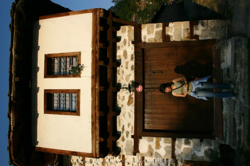 IMG_8225 Iva in Shiroka Laka.JPG
Make: Canon
Model: Canon EOS DIGITAL REBEL
DateTime: 09.7.2005 . 19:24:59
EXIFImageWidth: 1024
ExifImageLength: 1536
Flash: Flash did not fire - Compulsory flash suppression
ISOSpeedRatings: ISO 100
ShutterSpeedValue: 1/200 sec
ApertureValue: F9
FocalLength: 18 mm