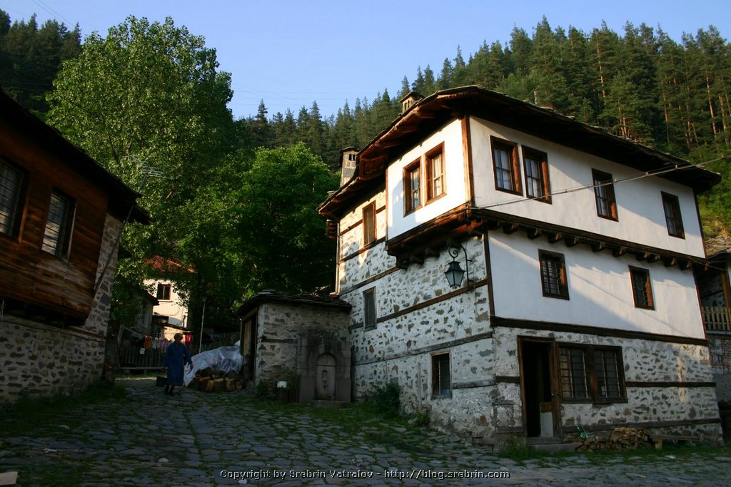 IMG_8229 Shiroka Laka village.JPG
Make: Canon
Model: Canon EOS DIGITAL REBEL
DateTime: 09.7.2005 . 19:30:42
EXIFImageWidth: 1536
ExifImageLength: 1024
Flash: Flash did not fire - Compulsory flash suppression
ISOSpeedRatings: ISO 100
ShutterSpeedValue: 1/125 sec
ApertureValue: F6,3
FocalLength: 18 mm