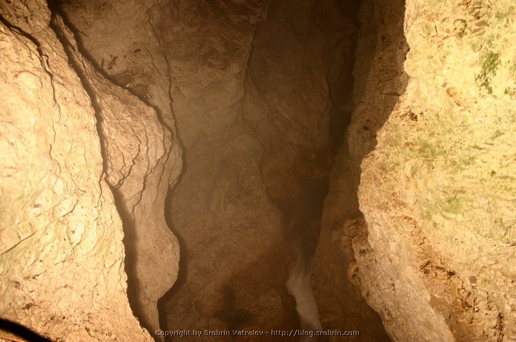 IMG_8274 peshtera Diavolskoto garlo v Trigrad.JPG
Make: Canon
Model: Canon EOS DIGITAL REBEL
DateTime: 10.7.2005 . 11:44:44
EXIFImageWidth: 2048
ExifImageLength: 1360
Flash: Flash did not fire
ISOSpeedRatings: ISO 800
ShutterSpeedValue: 1/3 sec
ApertureValue: F5
FocalLength: 18 mm