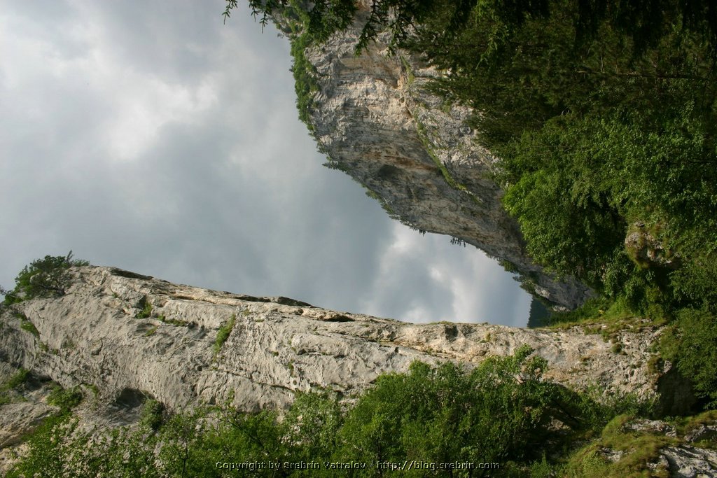 IMG_8308 Trigradskoto jdrelo.JPG
Make: Canon
Model: Canon EOS DIGITAL REBEL
DateTime: 10.7.2005 . 12:11:38
EXIFImageWidth: 1024
ExifImageLength: 1536
Flash: Flash did not fire - Compulsory flash suppression
ISOSpeedRatings: ISO 100
ShutterSpeedValue: 1/200 sec
ApertureValue: F9
FocalLength: 18 mm