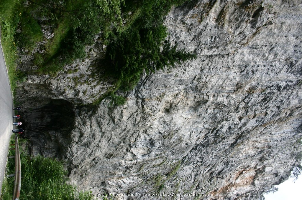 IMG_8314 Trigrad jdreloto.JPG
Make: Canon
Model: Canon EOS DIGITAL REBEL
DateTime: 10.7.2005 . 12:15:36
EXIFImageWidth: 1360
ExifImageLength: 2048
Flash: Flash did not fire
ISOSpeedRatings: ISO 200
ShutterSpeedValue: 1/100 sec
ApertureValue: F5,6
FocalLength: 18 mm