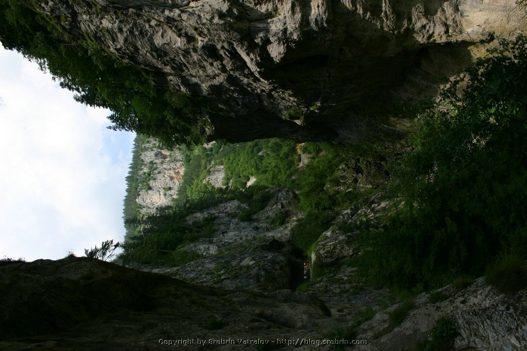 IMG_8322 Trigradskoto jdrelo.JPG
Make: Canon
Model: Canon EOS DIGITAL REBEL
DateTime: 10.7.2005 . 13:33:24
EXIFImageWidth: 1024
ExifImageLength: 1536
Flash: Flash did not fire - Compulsory flash suppression
ISOSpeedRatings: ISO 100
ShutterSpeedValue: 1/200 sec
ApertureValue: F8
FocalLength: 18 mm