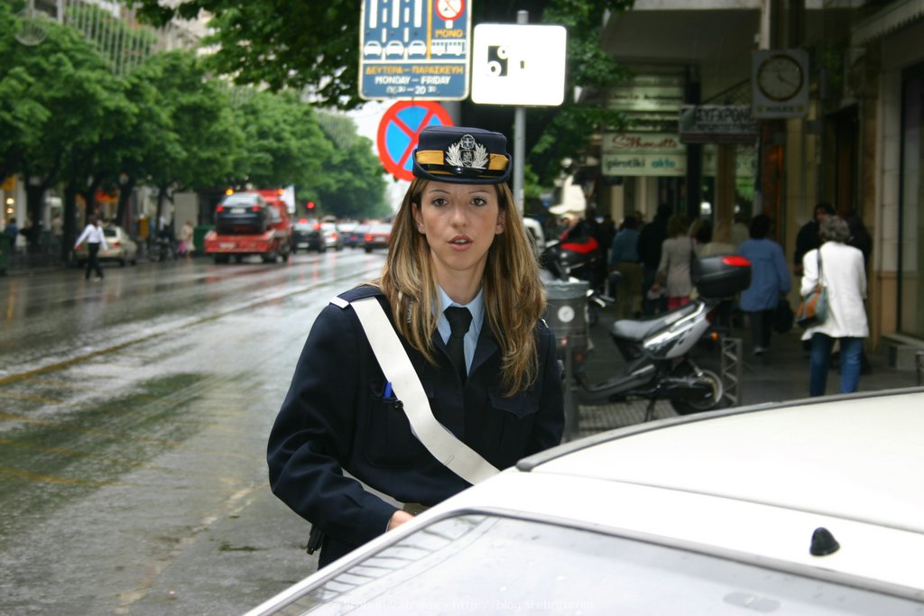 IMG_4044 Greek policewoman
Click for next picture...