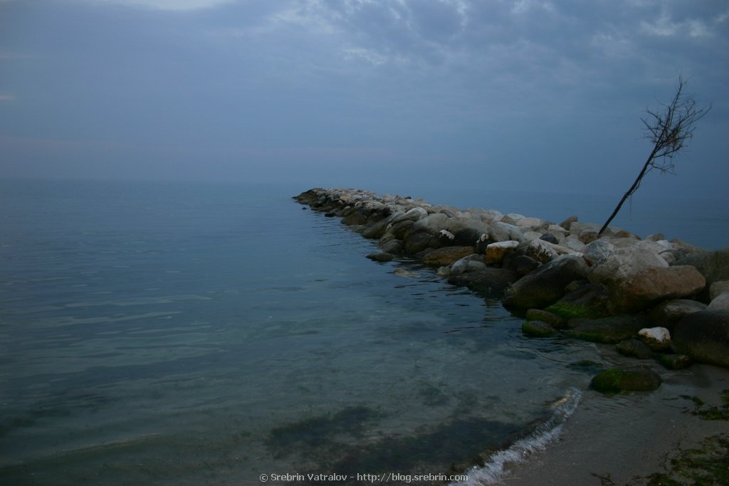 IMG_4076 At sunset on the beach at Paralia-Katerini
Click for next picture...