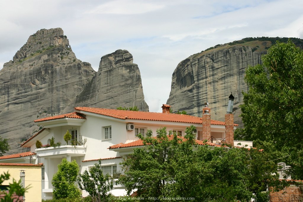 IMG_4224 Meteora cliffs and rocks
Click for next picture...