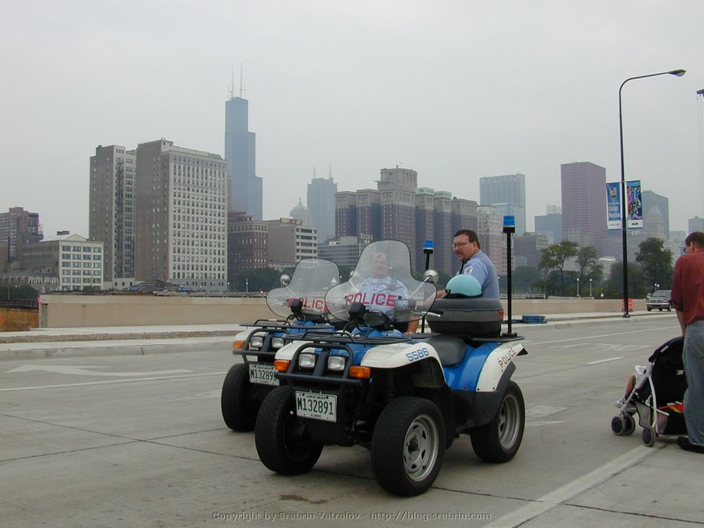 DSCN8411 Chicago park police.JPG
Make: NIKON
Model: E950
DateTime: 12.9.2003 . 11:45:24
EXIFImageWidth: 1600
ExifImageLength: 1200
Flash: Flash did not fire
ISOSpeedRatings: ISO 0
FocalLength: 7,2 mm