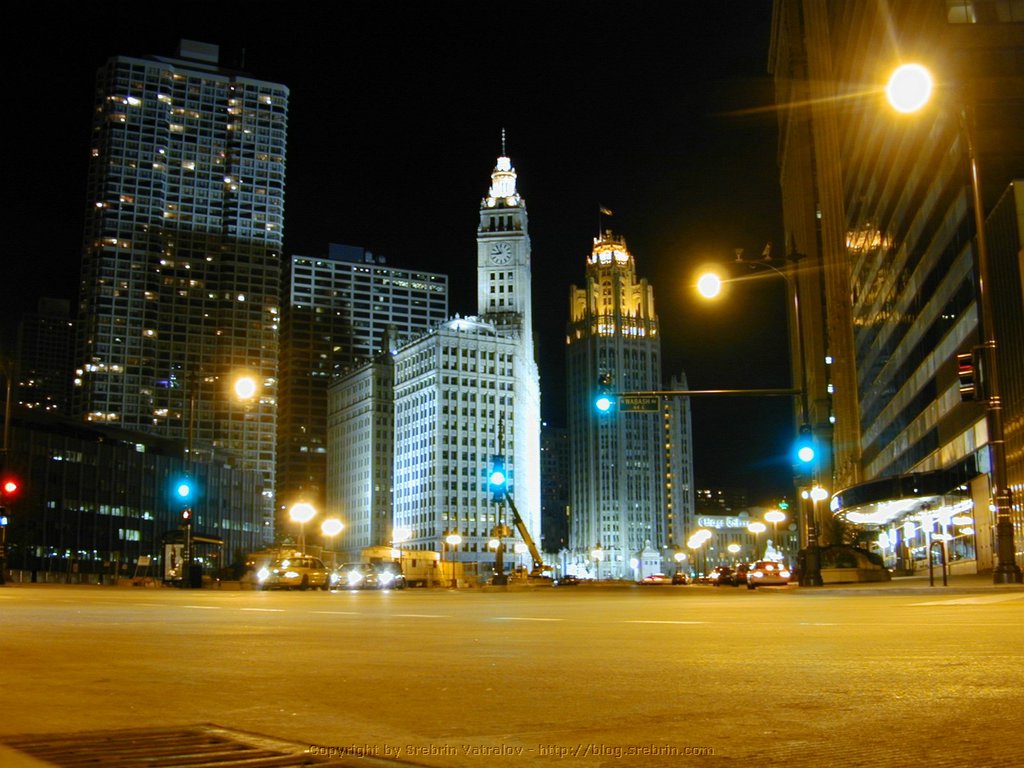 DSCN8910 At the center is Chicago tribune newspaper building.JPG
Make: NIKON
Model: E950
DateTime: 13.9.2003 . 21:41:46
EXIFImageWidth: 1600
ExifImageLength: 1200
Flash: Flash did not fire
ISOSpeedRatings: ISO 0
FocalLength: 7,2 mm