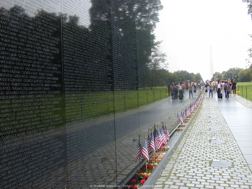DSCN4829 Vietnam memorial
Click for next picture...